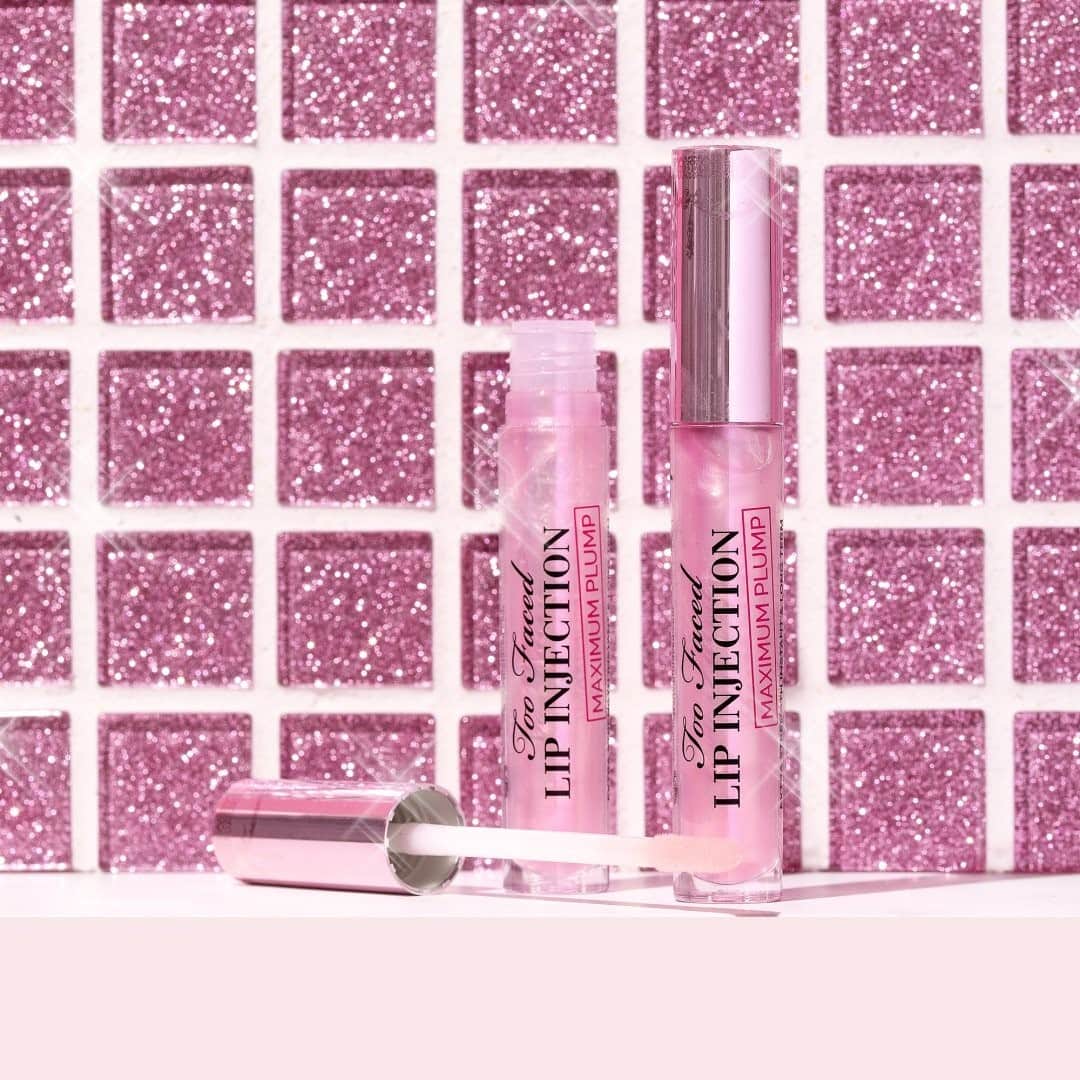 のインスタグラム：「Add a plump pout to your makeup routine. 💖 You'll see and feel results instantly with our Lip Injection Maximum Plump! 💋 #toofacedlipinjection #toofaced」