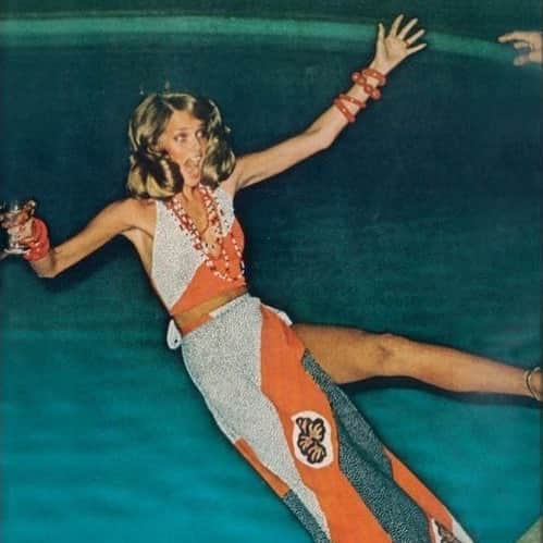 ウィンターケイトのインスタグラム：「falling into February like...」