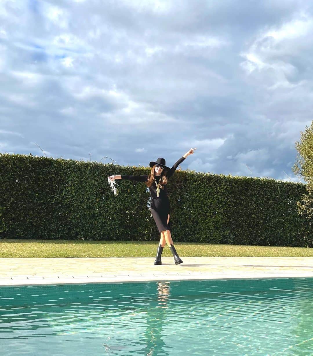アンナ・デッロ・ルッソのインスタグラム：「February first @mb__projects 📸  @manuelbogliolo @_ninotortora 💞💞💞」