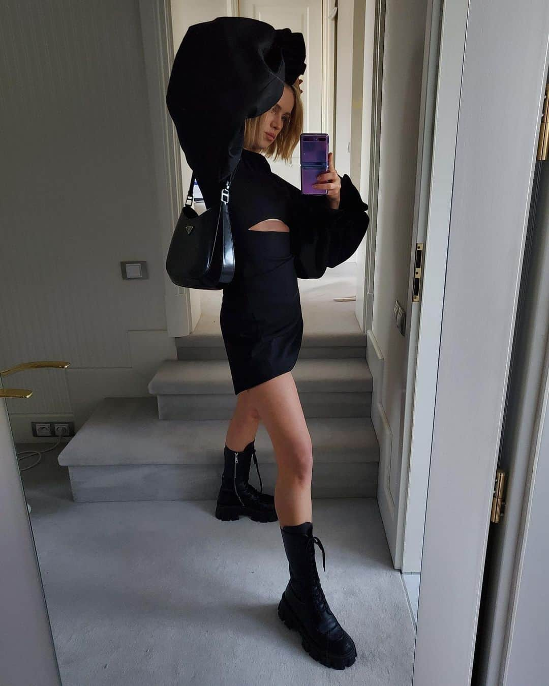 Juliett K.さんのインスタグラム写真 - (Juliett K.Instagram)「#mirrorselfie 😊 new cute bag @prada」2月2日 1時54分 - maffashion_official