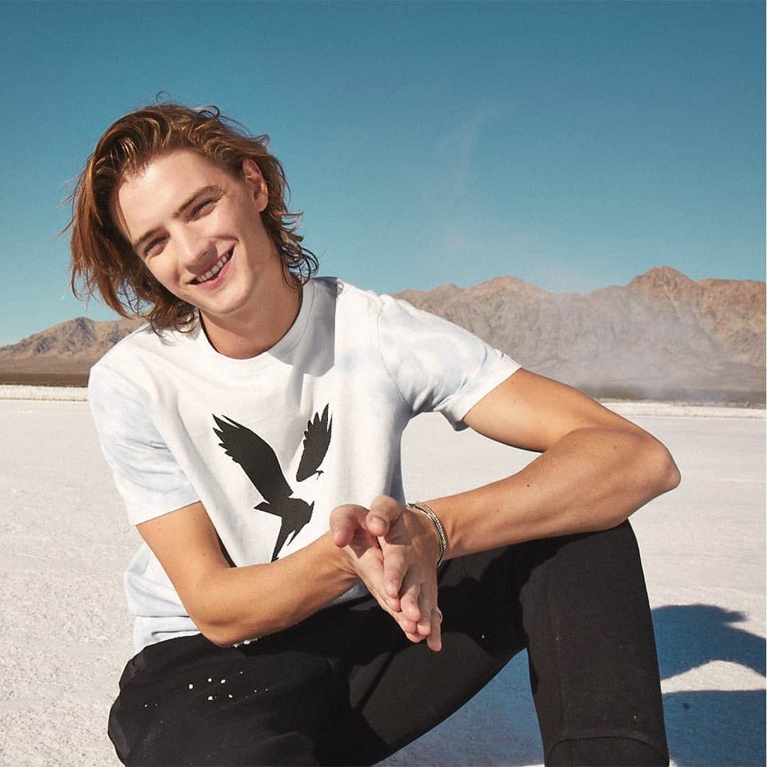 American Eagleのインスタグラム：「Joggers are here to stay (but you knew that already, didn’t you? 😏)」