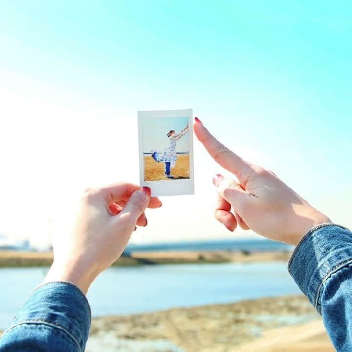 Fujifilm Instax North Americaさんのインスタグラム写真 - (Fujifilm Instax North AmericaInstagram)「Here’s to loving and supporting, no matter the distance 🥰💌⁠ .⁠ .⁠ .⁠ #dontjusttakegive⁠ #givehappiness⁠ #minifilm⁠ #appreciation」2月2日 2時02分 - fujifilm_instax_northamerica