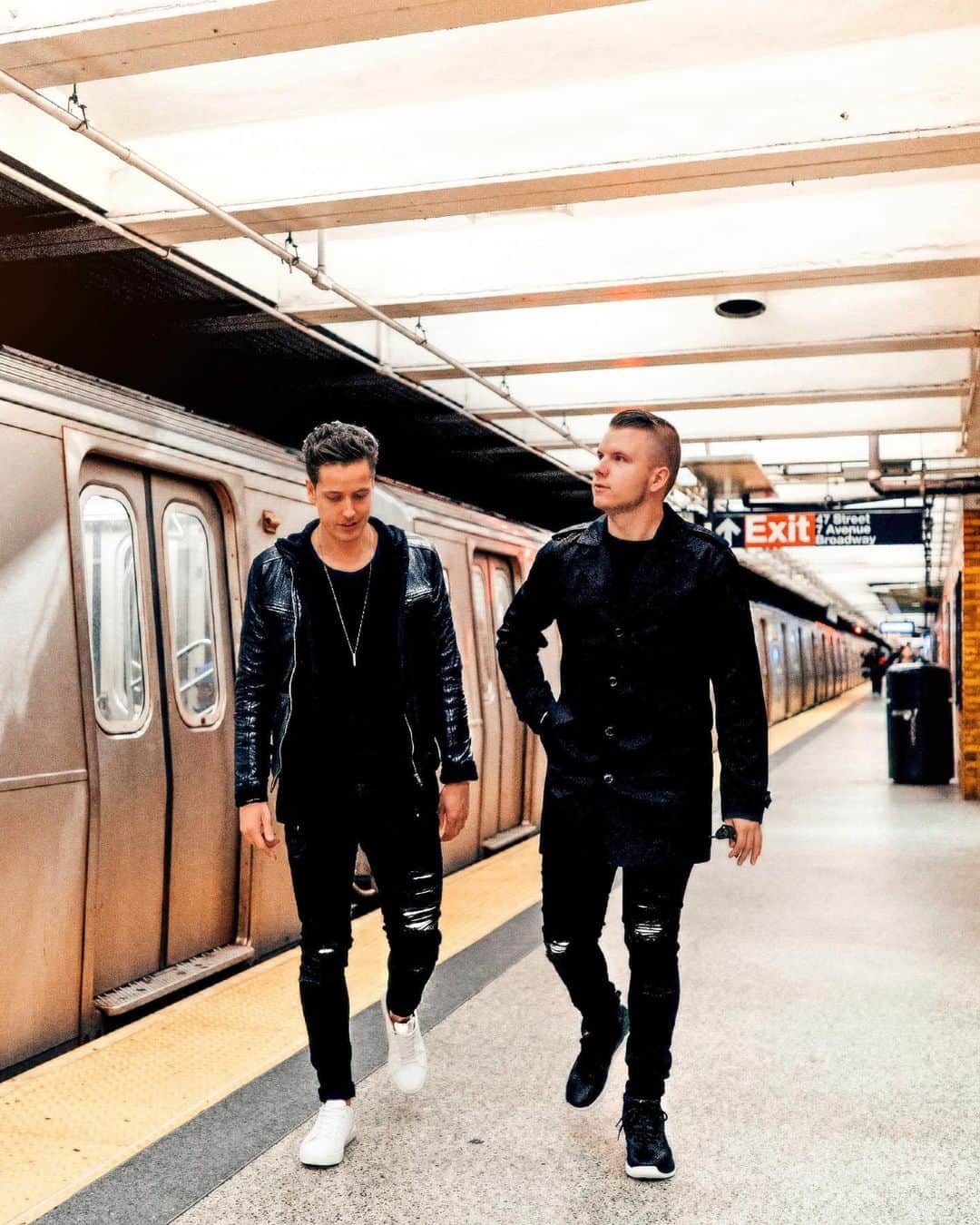 SICK INDIVIDUALSのインスタグラム：「Next stop.. ? ? Drop your flag🤩 #sickontoursoon」