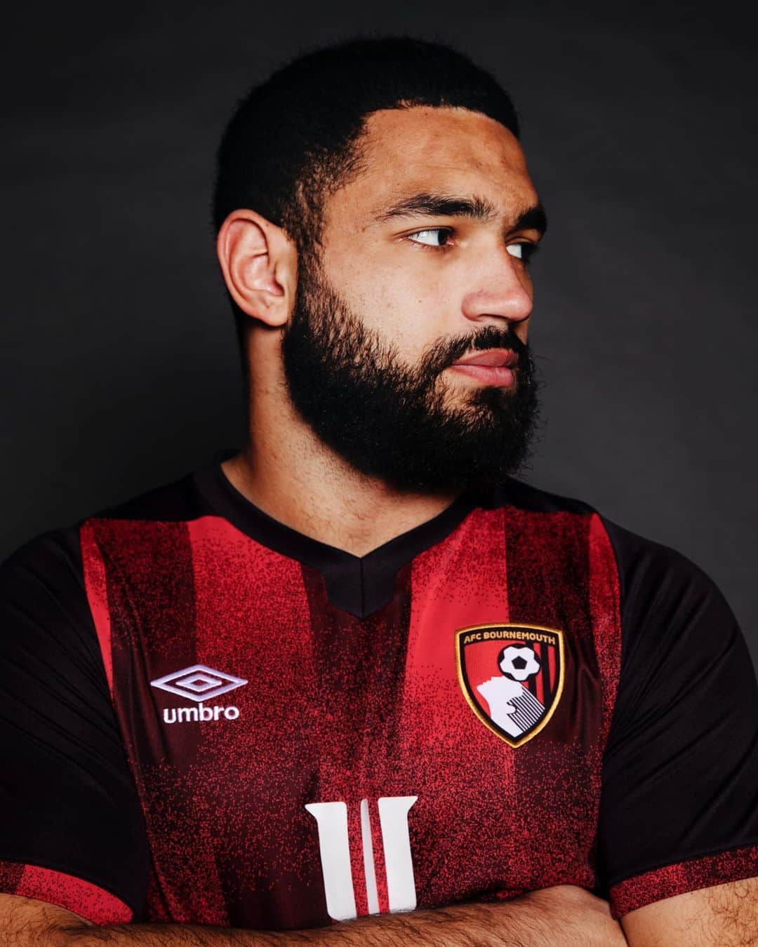 AFCボーンマスさんのインスタグラム写真 - (AFCボーンマスInstagram)「Looking on point 🔥 Tomorrow’s programme cover star is @cameroncv1 🌟 #afcb 🍒」2月2日 2時10分 - afcb