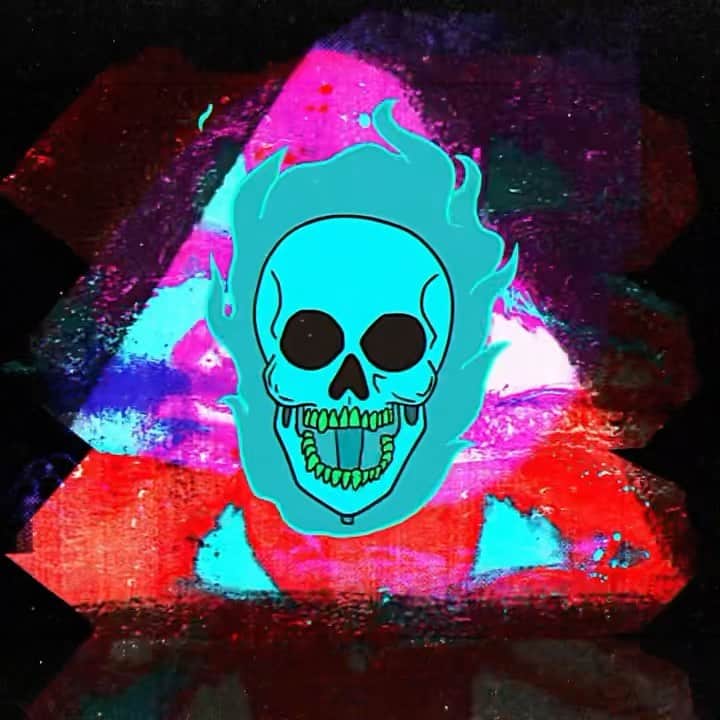 フー・ファイターズのインスタグラム：「ARE YOU READY??? It's #MedicineAtMidnight release week!!! Preview of track 1: #MakingAFire🔥   Pre-save/order now at link in bio.」