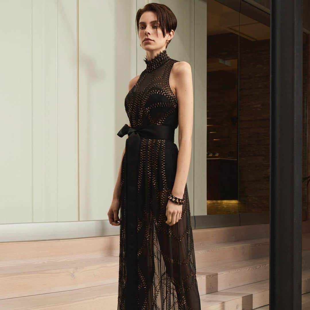 アマンダ ウェイクリーのインスタグラム：「Hand beaded bespoke embellishment on a delicate lace and mesh base...  #beadeddress #embellishment #sheerdress #lace #bespoke #beading   Photographer: @janlehner  Styling: @cathykasterine  Hair: @neilmoodie  Make up: @zoetaylormakeup」