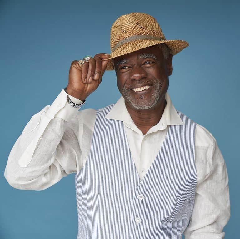 ヴィオラ・デイヴィスさんのインスタグラム写真 - (ヴィオラ・デイヴィスInstagram)「Forgot to wish the incomparable Glynn Turman the happiest of birthdays!! Sooo happy that the world is waking up to your greatness!!! Love you...you old school charmer 💛💛💛💛」2月2日 2時58分 - violadavis