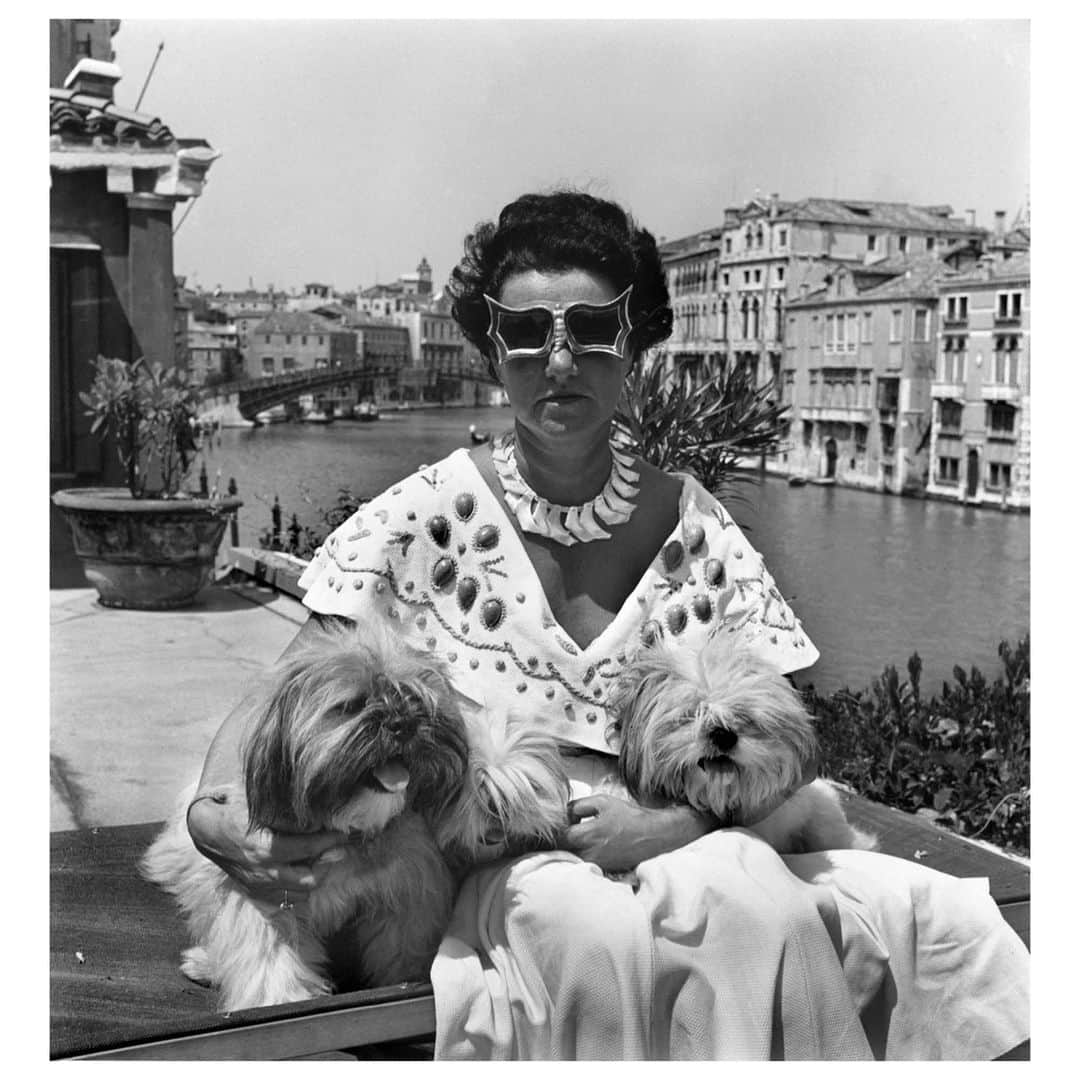 Magnum Photosさんのインスタグラム写真 - (Magnum PhotosInstagram)「David ‘Chim’ Seymour photographed art collector, socialite and bohemian, Mrs. Peggy Guggenheim, at her palace on the Grand Canal, Venice, Italy, 1950.⁠ .⁠ Chim’s career spanned genres and styles. His humanistic approach, which yielded important work documenting conflicts and their aftermath, was complementary to his unassuming personality, which quickly led him to become the favored photographer of many celebrities.⁠ .⁠ Carole Naggar, Chim's biographer said: “His unobtrusive manner and sense of humour, his ability to listen, helped in the creation of portraits that went beyond the usual ‘glamour shots’, conveying an air of relaxed intimacy.” ⁠ .⁠ This photograph is available as 8x10" Magnum estate-stamped, archival-quality pigment print, now in a limited edition of 100.⁠ .⁠ Shop this print and the full Magnum Editions collection at the link in bio.⁠ .⁠ PHOTO: Mrs Peggy Guggenheim in her palace on the Grand Canal. Venice. Italy. 1950.⁠ .⁠ © #DavidSeymour/#MagnumPhotos⁠」2月2日 3時02分 - magnumphotos