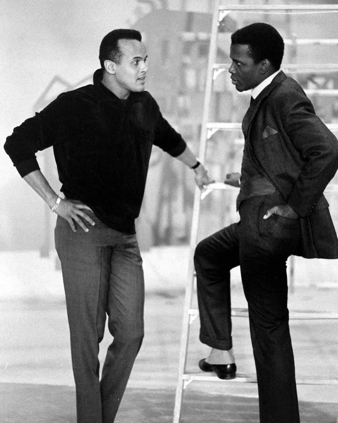 lifeさんのインスタグラム写真 - (lifeInstagram)「From the February 4, 1966 issue of LIFE: Harry Belafonte and Sidney  Poitier on set of the 'The Strollin' Twenties," a television show developed and produced by Belafonte, hosted by Poitier, and written by Langston Hughes.   LIFE described the show as "a promenade through Harlem's lore, legends and way of life—a world that brought forth the very stars whose swinging get-together is quite plainly a labor of love..." (📷Henry Groskinsky / LIFE Picture Collection)  #harrybelafonte #sidneypoitier #1960sfashion #thisweekinLIFE #lifemagazine」2月2日 3時14分 - life