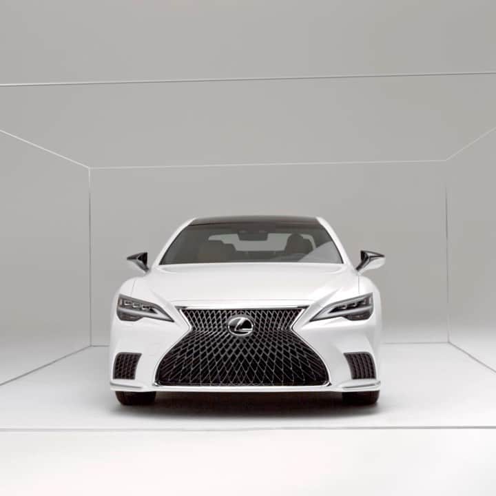 Lexus USAのインスタグラム：「Can the new #LexusLS transform how you feel? We created an experiment using aura photography to see if it could. Using biofeedback readers we were able to translate feelings into colors. After capturing the initial aura we let our subject experience the new #LexusLS.   Have you ever experienced a transformation stepping into your Lexus?  Click the link in bio to see the full experiment.」