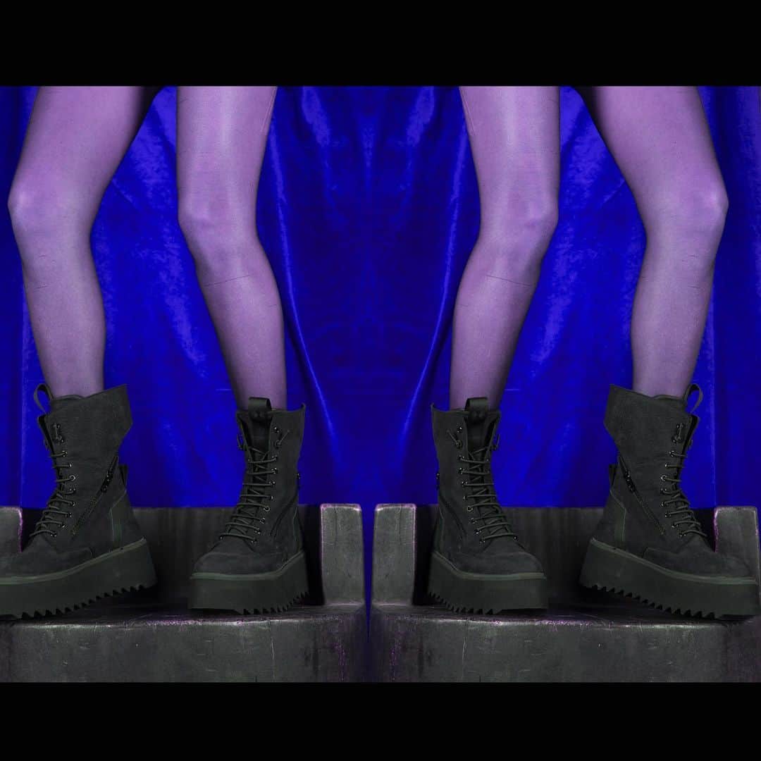 のインスタグラム：「BRUNO BORDESE  PAOLA BOOTS 👽 psychedelic psycho  aliens psycho  Over the space  @artselect  @valentinaserra10  @minivideodomenico_mariniello  @asap.showroom」