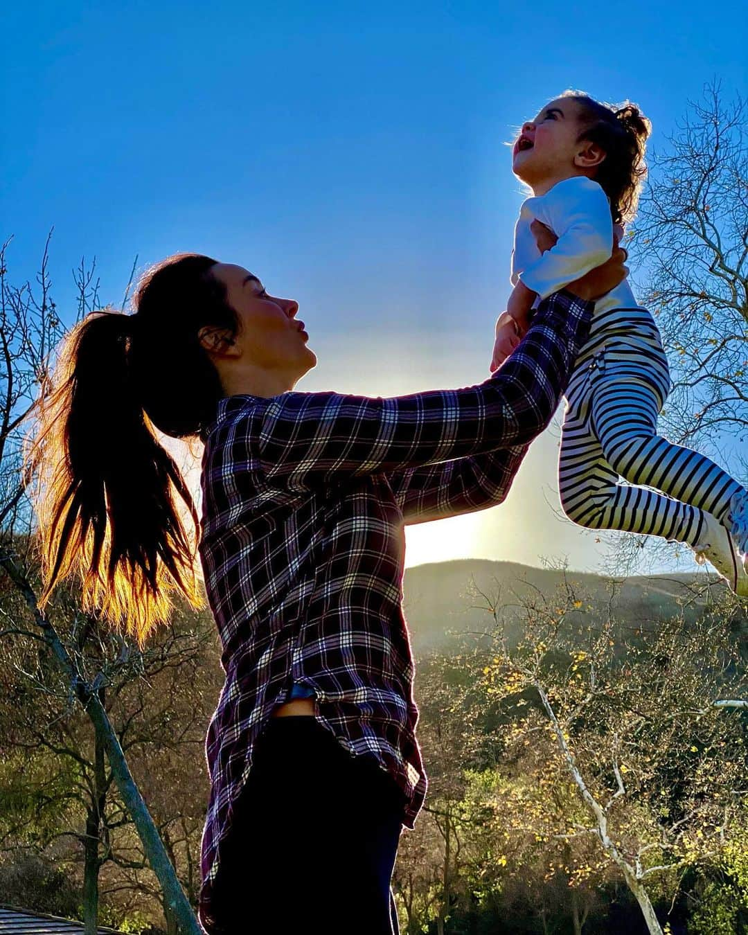 ニッキー・シックスさんのインスタグラム写真 - (ニッキー・シックスInstagram)「Saturday In The Park......... Recharged from the weekend and ready for another week working on the new book and some music too. Excited for @how2girl cause her business @bouquetbox she’s been working on for years is launching tomorrow. #Monday February 1st 2021.」2月2日 3時34分 - nikkisixxpixx