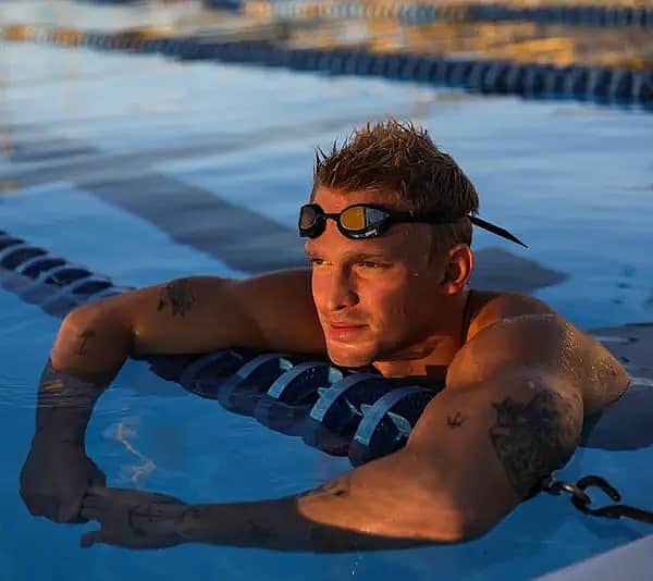 コーディー・シンプソンのインスタグラム：「“I know what I’m up against.”  Thanks to the incomparable New York Times @nytimes for the feature on my Olympic journey. Link in my bio.  Thanks to my coach Brett Hawke @hawkebr, my parents, Michael Phelps @m_phelps00 and others for lending their thoughts to this piece.」