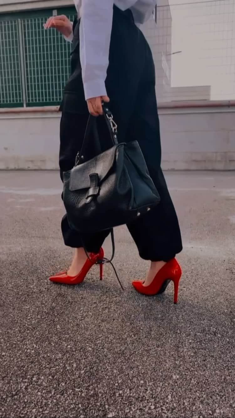 ジャンニマーラのインスタグラム：「Tutto al -30% 🌸 Calzature Italiane handmade ✨ www.giannimarra.com . . . #calzature #shopping #heels #girls #grlpwr #tacchi #madeinitaly #giannimarra #ragazze #ootd #fashion #blogger」
