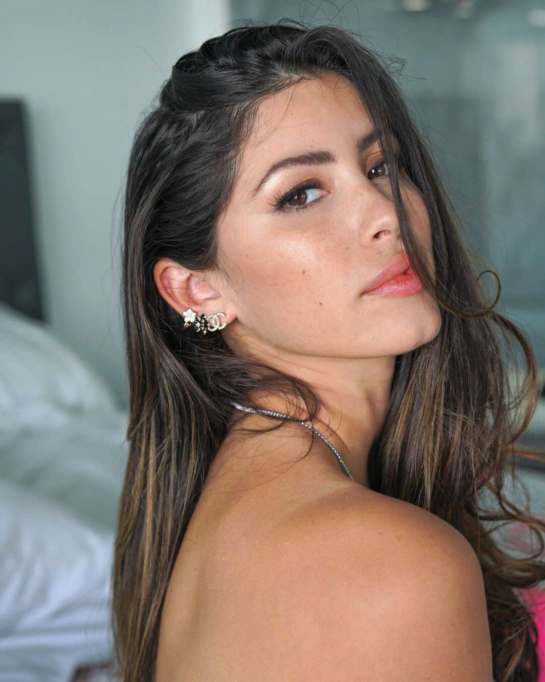 Alexandra M Rodriguezのインスタグラム：「Repeat after me! I am healthy  I am wealthy I am rich  I am that b****  I am gonna go get that bag and I’m not gonna take your 💩  I am protected  Well respected I’m a queen  I’m a dream I do what I wanna do and I’m who I wanna be. Cause I am me 😘」