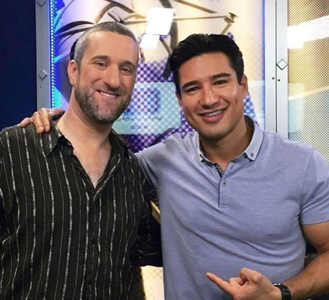 マリオ・ロペスのインスタグラム：「RIP Screech  @mariolopezextra  . . . #mariolopez #mariolopezextra #savedbythebell #sbtb #slater #acslater #lopez #blackmamba #fanbase #fantasyfootball #messi @onwithmariolopez @mariolopez #sbtbmeme #bayside #preppy #onwithmariolopez #sitcom #90ssitcom #zackmorris #screech」