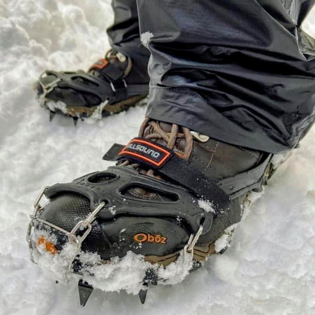 オボズさんのインスタグラム写真 - (オボズInstagram)「From prairie grasses to mountain passes ⛰️  #oboztrusit, @alexkeithline began wearing his @obozfootwear on the Konza Prairie of Kansas before moving to the forests of Washington.   He's worn his boots for "countless miles, usually with some sort of load on my back. Be it sharp edged grasses, harsh milo stubble, jagged volcanic rock, marshy alpine meadows, mountain snows, or bushwhacking through the forest, crushing it every step of the way." 🥾 . . . . #obozfootwear #hiking #trekking #iceclimbing #adventure #trail #outdoors #winter」2月2日 4時38分 - obozfootwear