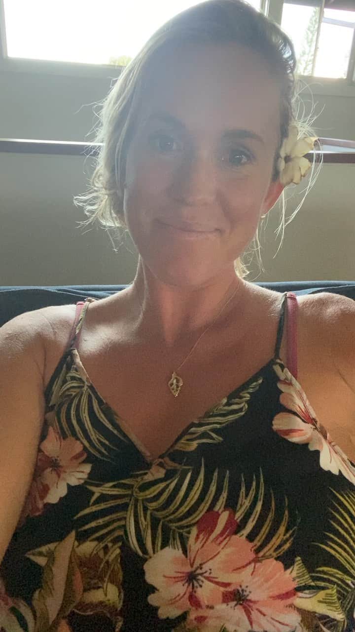 Bethany Hamiltonのインスタグラム：「Hey friends! Sooo I removed my instagram and FB from my phone.   Here’s why. The privacy you don’t have from these platforms is terrible.  They have access to EVERYTHING.... I’ll let you do your own research if this concerns you.   Also I just wanted to spend less time on them and be more present with my life and it’s working out great!!!   I find it crazy how addicting it can be. Do your fingers just magnet to these platforms even when you may not want them to?! Mine sure do...  Also, I get disappointed when I’m with friends or family and they just zone out and disappear from hanging out with us into online social World. They are just gone...   Anyway It’s been amazing!!! I wish I did it sooner!!! So I had to share this idea with y’all so you to may experience the freedom and goodness of just owning your time and life!  Lots of ❤️✌🏽」