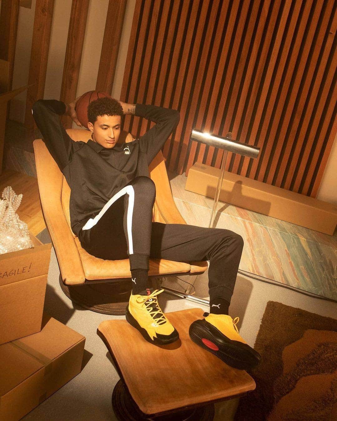 Foot Lockerのインスタグラム：「Dreamin' ☁️ 🏀  @kuz @pumahoops  RS Dreamer 2 available online in men's & kids sizes.」