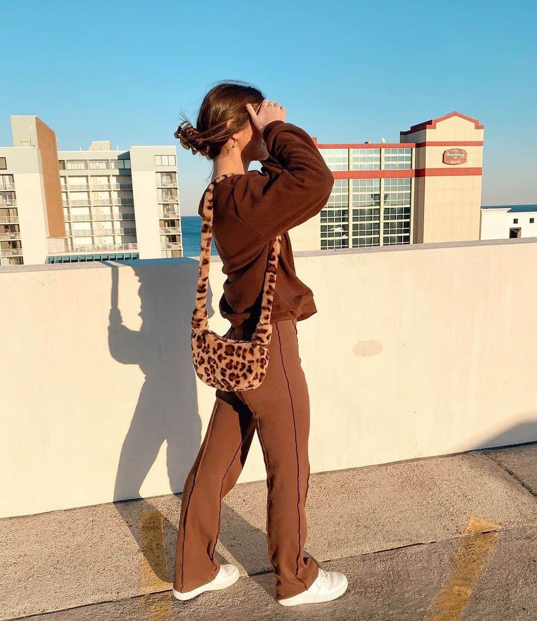 SHEINのインスタグラム：「These are the golden days 🌞  @alexisanthonyyy  Shop Item #: 1734800, 1741736  #SHEINgals #SHEINstyle #SHEINSS21 #casualstyle」