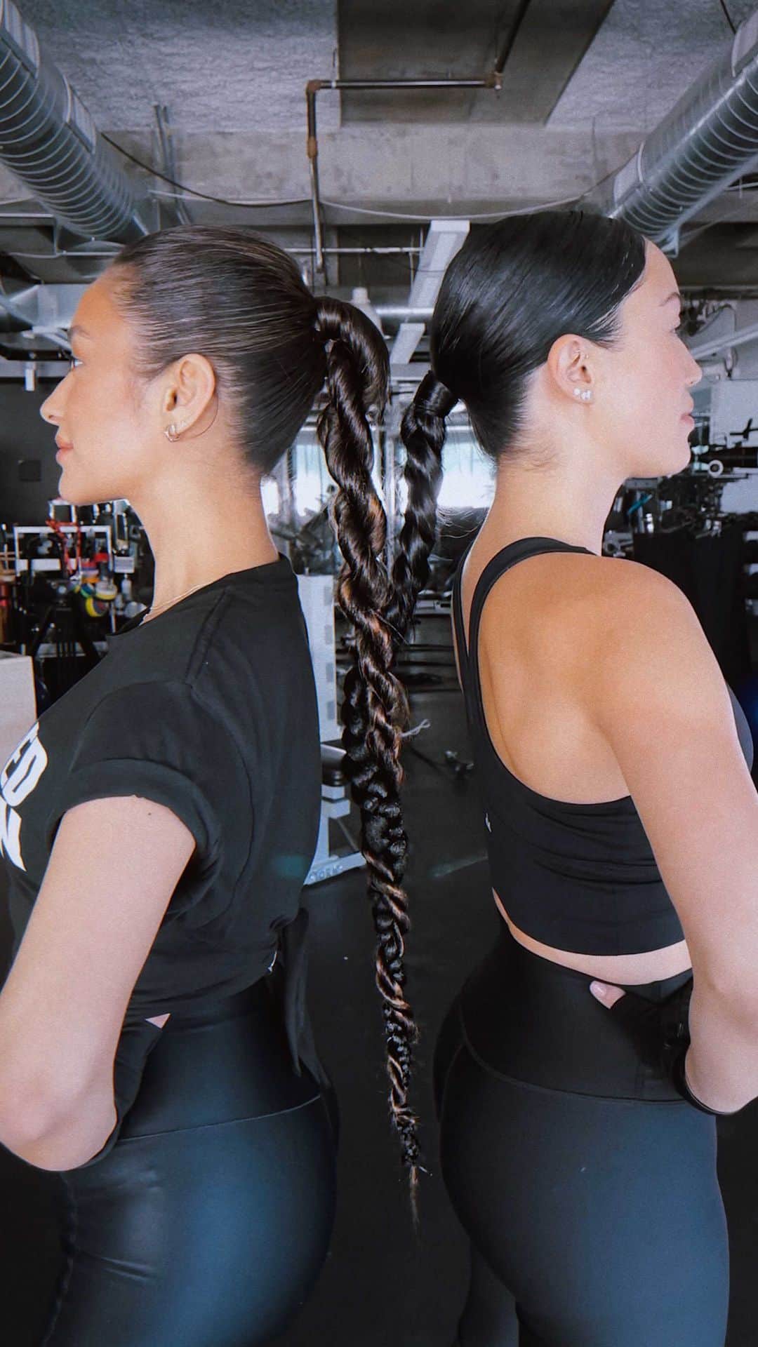 シェイ・ミッチェルのインスタグラム：「Am I the only one inspired by my hair lately? @Sabrina.porsche is a master at all things braids, fish tail, ponies….okay, she is just a master. Watch here as she creates a twisted rope braid that is as heavy duty as it is cute 🙆🏽‍♀️」