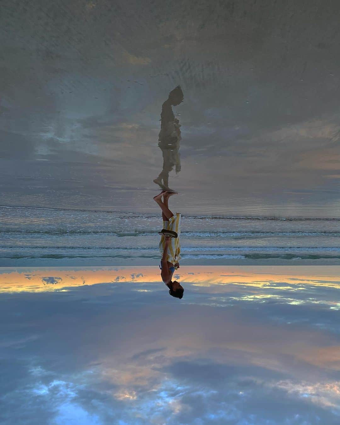 アガサ・モレイラのインスタグラム：「refletir」