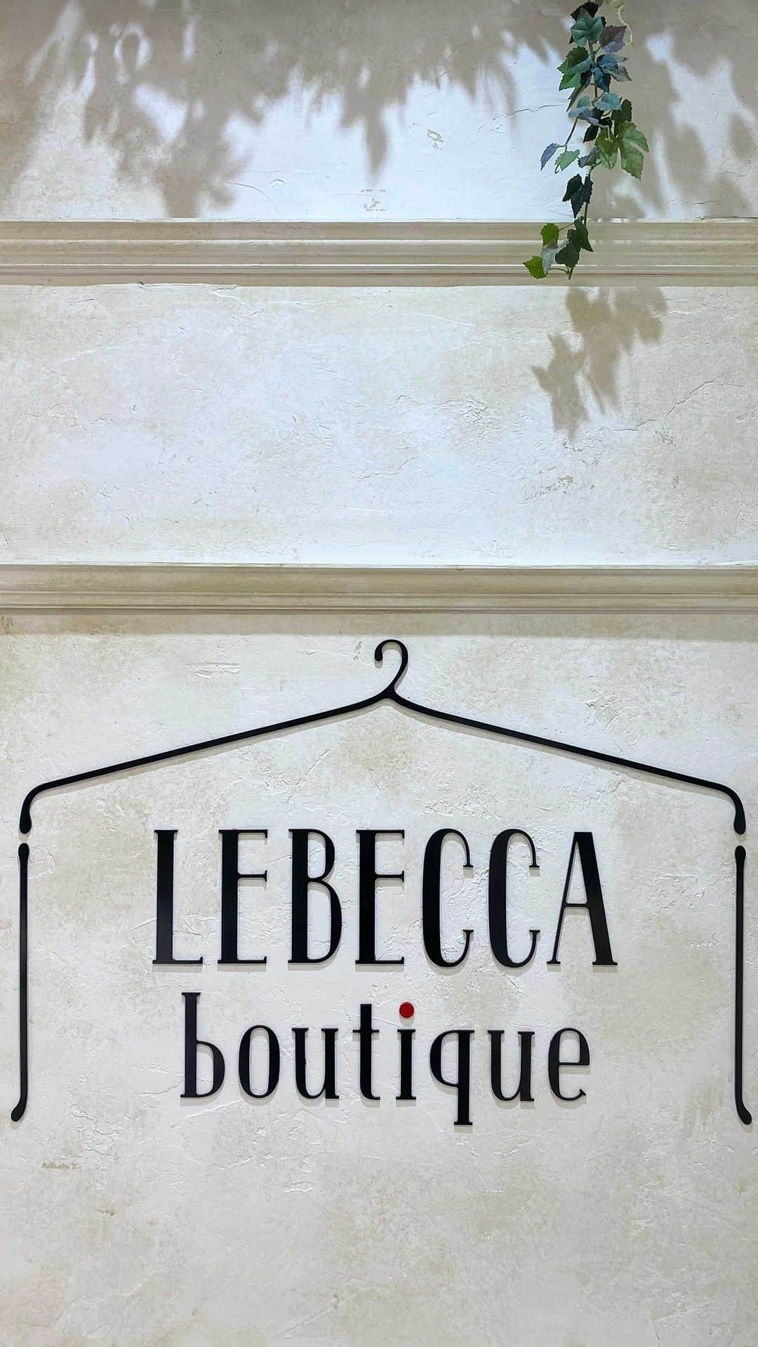 LEBECCA boutique Vintageのインスタグラム