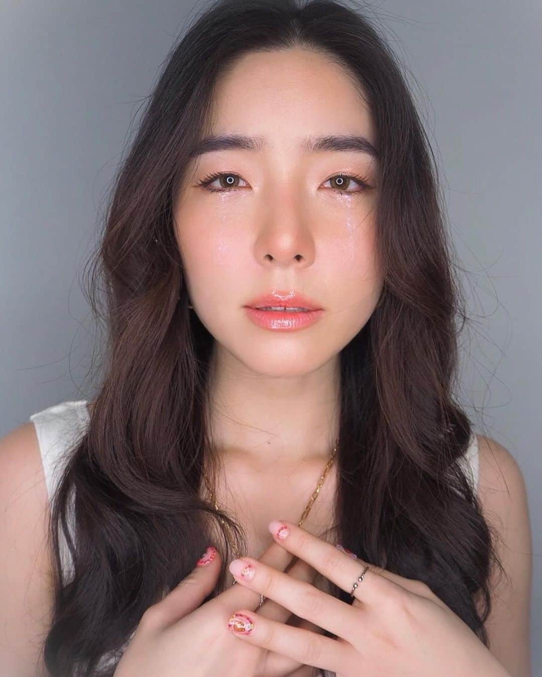 GYEON SEOのインスタグラム：「_* crying makeup look . . @paintphetploy  @khantarot_ball」