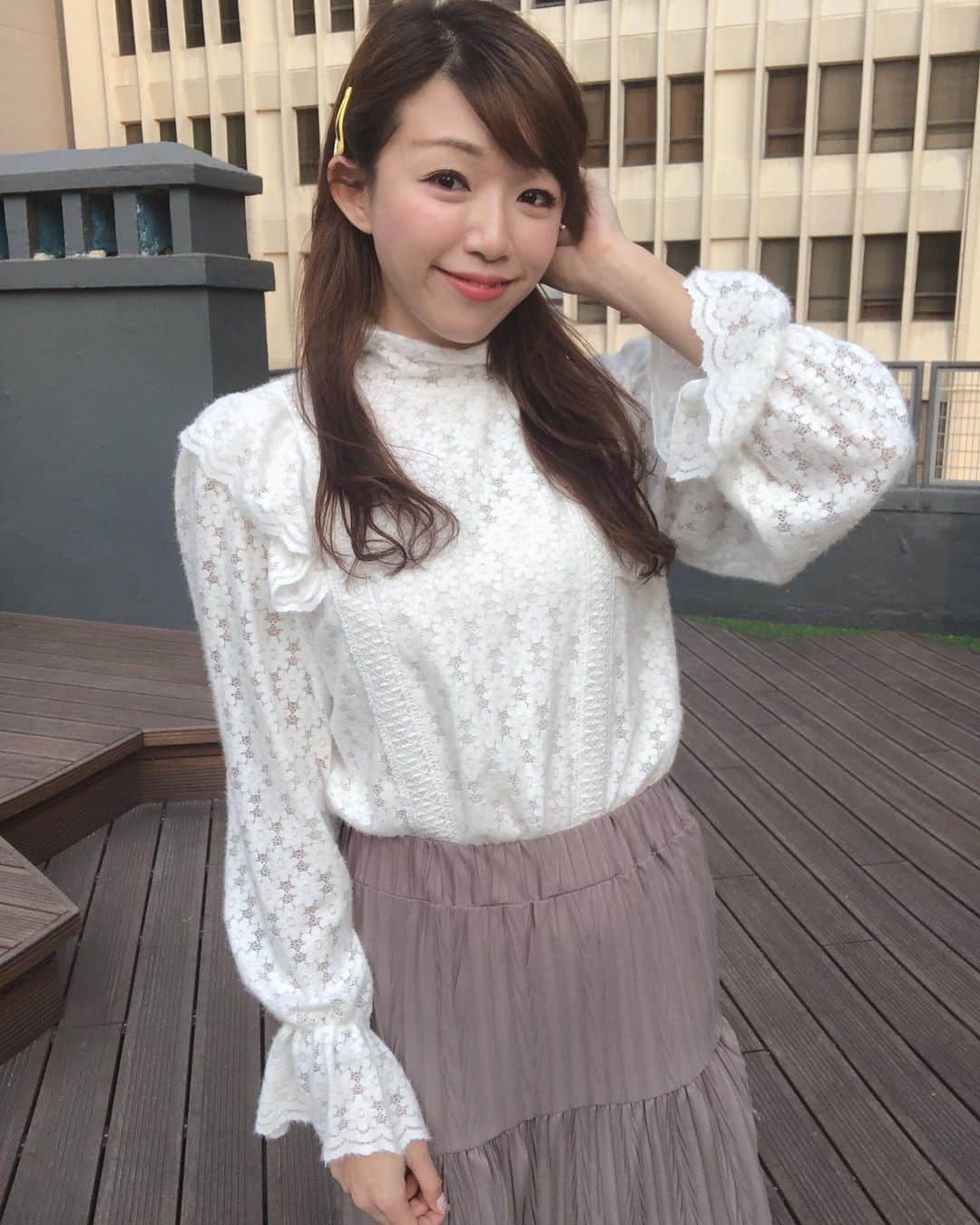 Fleur Fleurのインスタグラム：「呢件都係多人購買嘅款式 一到春天大家都鍾意買白色😄✨✨  新作可享八五折 優惠購物滿港幣$2500更可享免費順豐送貨服務！ 歡迎上嚟銅鑼灣門市參觀或者直接購買💖」