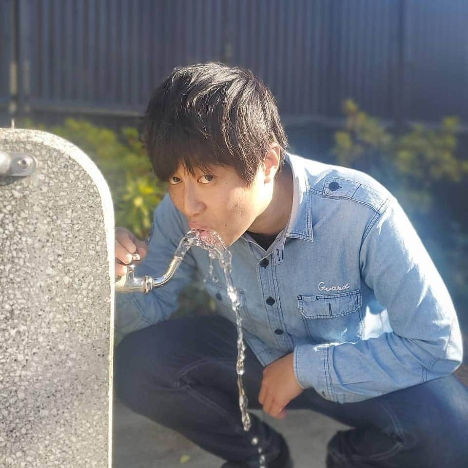 中村竜太郎 さんのインスタグラム写真 - (中村竜太郎 Instagram)「2/1㈪！初電子書籍『ケチを極めた芸人道』が発売されました！  2〜4枚目は表紙撮影中にボツとなった幻のショットです。  日本一のケチセコ芸人シューマッハ中村竜太郎の、初出しドン引きエピソードの数々！  #Kindle で ¥399！ 是非 #Amazon でお買い求めを♪  #ポイ活 #節約術 #お得情報 #うひょ活 #シューマッハ中村」2月2日 15時33分 - schumacher_ryutaro