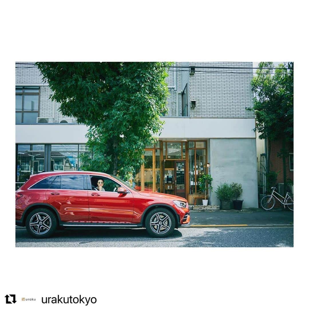 田沢美亜さんのインスタグラム写真 - (田沢美亜Instagram)「坂尾さん @sakaoatsushi_onibus ありがとうございました‼️ プロフィールのリンクからご覧頂けます☕️  #Repost @urakutokyo with @make_repost ・・・ ベンツと共に綴るurakuの旅日記 「She’s Mercedes meets Japan」がアップされました！ 旅を綴ったムービーを加え、装いも新たに連載3年目を迎えたメルセデスで巡る旅は、COVID-19によるお休みを経て、秋から再出発しています。 ・ 再出発はいつも東京から！ 品川を出発し、恵比寿から大山道をめぐる旅の後編は、相模原から旧大山道を進み、世田谷区八雲にある「ONIBUS COFFEE八雲店」へ向かいます ・ コーヒーの残りかすをリユースして培養土を作成！？ 新店舗では畑と培養土工場を併設し、廃棄物は土にかえり、畑で利用されるという循環システムを計画中。 日常に溶けこむ“街のコーヒー屋さん”として、より良い街作りのために、都市部での循環システムの構築を目指す、「ONIBUS COFFEE」坂尾篤史さんの様々な取り組みを是非ご覧ください！ ・ 今回の旅で訪れた方々は、奇しくも、私たちの足元ともいえる「土」に注目し、取り戻そうとされていました。 「土」を見直すことが新たなスタートとなるのかもしれないと感じながら、2020年最後の投稿を締めくらせていただきます。 来年もurakuをよろしくお願い致します。 みなさま、よいお年をお迎えください。 ・ ・ 「街のコーヒー屋」が仕掛ける循環のスタイル｜Mercedes-Benz LIVE!（メルセデス・ベンツ ライブ） (mb-live.jp) ・ Vol. 19 東京都　大山道　後編 　ONIBUS COFFEE 代表　坂尾 篤史 「街のコーヒー屋」が仕掛ける循環のスタイル ・ ・ @mercedesbenzjapan @onibuscoffee  @kamoshida_farm  @urbanfarmersclub  @urakutokyo   photo @aitomatsu  special thanks to  @garmentreproduction  @continuer.official  ・ #uraku #uraku_tokyo #shesmercedesmeetsjapan  #shesmercedes #メルセデスベンツ #恵比寿 #大山道 #八雲 #onibusucoffee #オニバスコーヒー #坂尾篤史 #鴨志田農園 #都市農 #培養土」2月2日 15時34分 - miatazawa