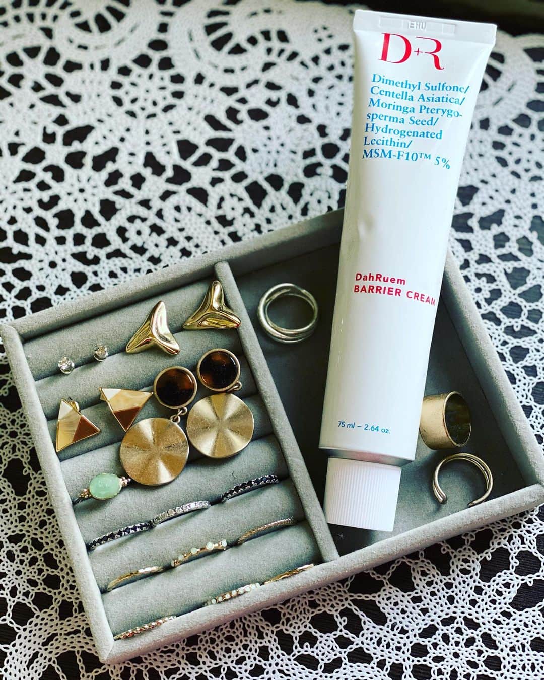のインスタグラム：「@nichirich_official   DR DahRuem BARRIER CREAM(75g) ドクターコスメ SOSクリーム 角膜改善(^^)美活レポートは過去ピ！！  #韓国コスメ #韓国化粧品 #韓国 #コスメ #韓国好きな人と繋がりたい #ドクターズコスメ #美容好きな人と繋がりたい #おすすめコスメ #美肌になりたい #美容 #おうち美容 #韓国スキンケア #スキンケア#skincare #ニッチリッチ　#nichirich #drdahruem #ドクターコスメ#韓国コスメ通販サイト#妊婦 #生理 #乾燥肌#ニキビ#ケア #ニキビケア #大人ニキビ#肌トラブル #美容垢 #美活#美容液  shop  https://ja.nichirich.com/」