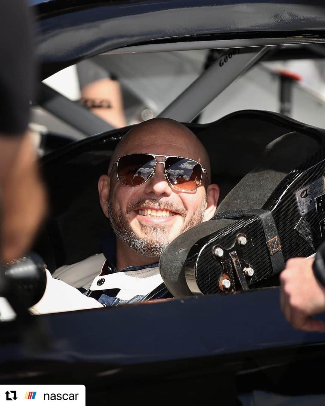 ピットブルのインスタグラム：「It’s an honor to be named Grand Marshal for the 63rd DAYTONA 500. It’s exciting to mix culture, music and sports into motor racing. I’m humbled how embracing the @nascar community and fans around the world have been about me joining the @teamtrackhouse family. Unity at its finest. So let’s get ready to start engines, Dale! #nascar #daytona500」