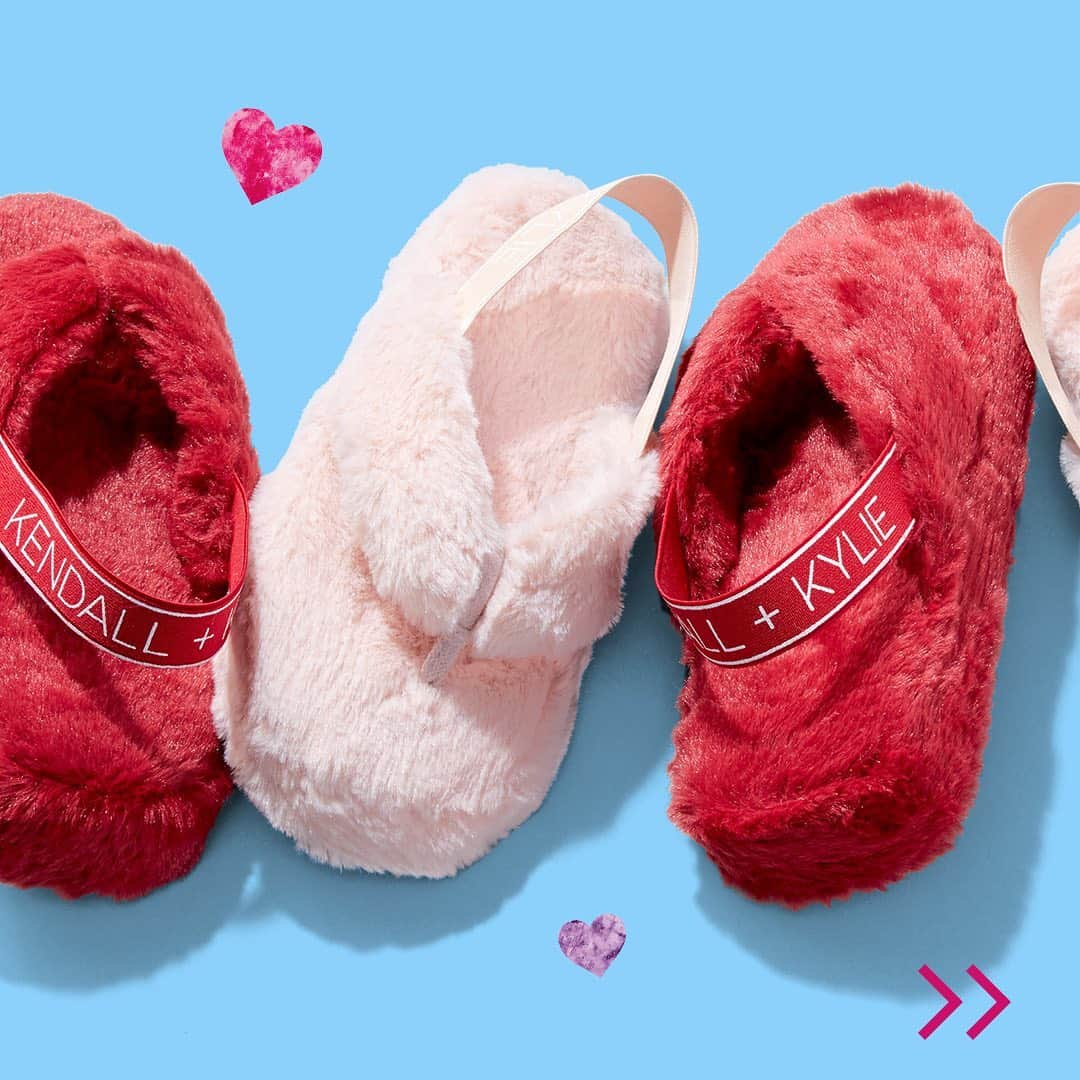 Wal-Mart Stores, Incのインスタグラム：「Cupid’s got nothing on us! 🏹 Swipe for Valentine’s Day gifts she’ll fall in love with. ❤️ #walmartfashion」