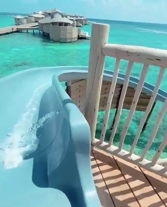 2.8 Milllon CAKESTERS!のインスタグラム：「Follow @top_luxuries and explore amazing locations and luxuries from around the world!⁠ .⁠ .⁠ By @melissa 🌴」