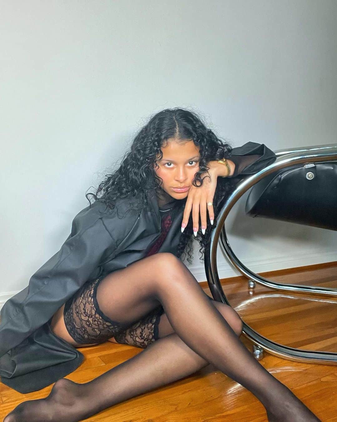 Sami Miroのインスタグラム：「Gearing up in @calzedonia 🖤 #calzedonia #feelgoodincalzedonia」