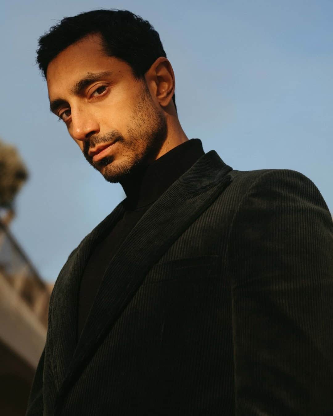 ニューヨーク・タイムズさんのインスタグラム写真 - (ニューヨーク・タイムズInstagram)「Riz Ahmed talks in torrents of passionate philosophy.  He offers a raft of ideas for every question he’s asked, then undergirds those answers by quoting from Tolstoy, Rumi and Pixar. When @rizahmed’s big brown eyes widen and he really gets going, as he did early this month when he spoke with @kylethomasbuchanan, he can sound like a terrifically engaging podcast played at 1.5-x speed.  “He’s a bit of a savant, like a supercomputer,” said Darius Marder, the director of “Sound of Metal,” the critically acclaimed Amazon drama that has vaulted the 38-year-old Ahmed into the best-actor Oscar race. Marder regarded that fearsome intellect as both an asset to the film and a challenge to be overcome.  After a series of supporting roles in “Venom,” “The Sisters Brothers” and other movies, Ahmed was eager for an all-consuming challenge, and he recognized a kindred spirit in Marder, who had spent 13 years searching for stars who could match his full-throttle commitment to the movie.  Ahmed has always been eager to pile his plate high. He has worked steadily then heavily, in the process becoming the first Muslim and the first South Asian man to win an acting Emmy for his transformative role as an accused murderer in “The Night Of.” But taking on too much left him alienated from the things he loved doing, and guilty for even feeling that way.  “I think that’s a byproduct of a lot of things,” he said, “like feeling a bit of a burden of representation on your shoulders, and realizing that you might occupy space that many others don’t.”  Tap the link in our bio to read more about Ahmed, the actor’s Amazon drama and his creative process. Photo by @ryanlowry.」2月2日 9時01分 - nytimes