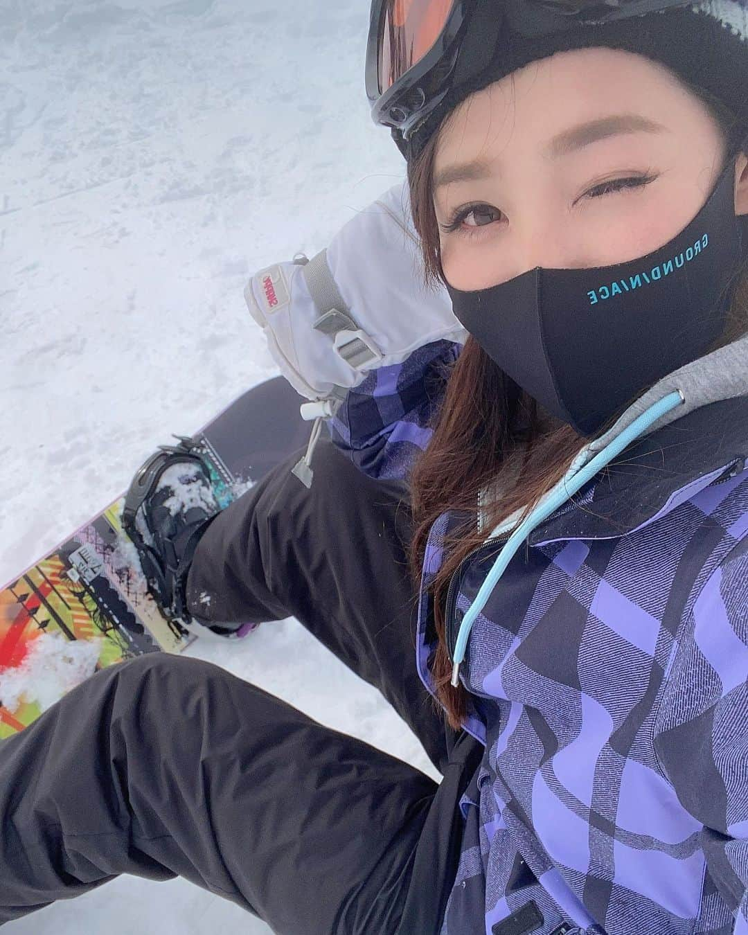 yurieさんのインスタグラム写真 - (yurieInstagram)「おはようございます☺️☀️  大好きなスノボー❄️☃️  5-6年ぶりにスノボーしたら楽しすぎた件☺️❤️  小学校から毎年やってて、 留学してから全然やってなかったけど、やっぱり楽しぃ〜☃️❤️  誰か一緒にスノボ行こう😍 グラトリ練習一緒にして、コケながら笑い合おう〜🤣✨  #スノボー　#スノボー女子　#グラトリ　#スノボー上手くなりたい　#snowboard #雪山　#スポーツ女子　#スノボー大好き　#長野　#蓼科」2月2日 9時08分 - yurie808golf