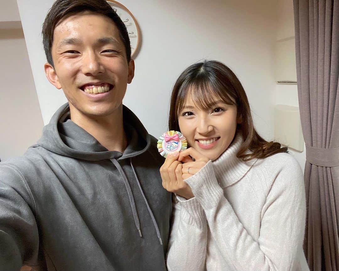 のインスタグラム：「ご報告＊ 私事ですがこの度、新しい命を授かりました。 昨年安定期に入り、現在は体調も安定して 参りましたのでご報告させて頂きます。 ・ 新たに家族を迎えられる事がとても嬉しく、 お腹の中ですくすくと育つわが子に夫婦共々、 感動と幸せを感じています。 ・ 悪阻で辛い時期もありましたが、 お仕事と両立しながら全力でサポートして くれている旦那さんには本当に感謝です。 今後も、夫婦で支え合いこの大切な命を しっかりと守っていきたいと思います。 ・ また、現在は体調を優先してお仕事を お休みさせて頂き、春過ぎ頃の出産に向けて 穏やかな日々を過ごしています。 今後とも、夫婦共々温かく 見守って頂けたら幸いです。 ・ 森脇 亜紗紀」