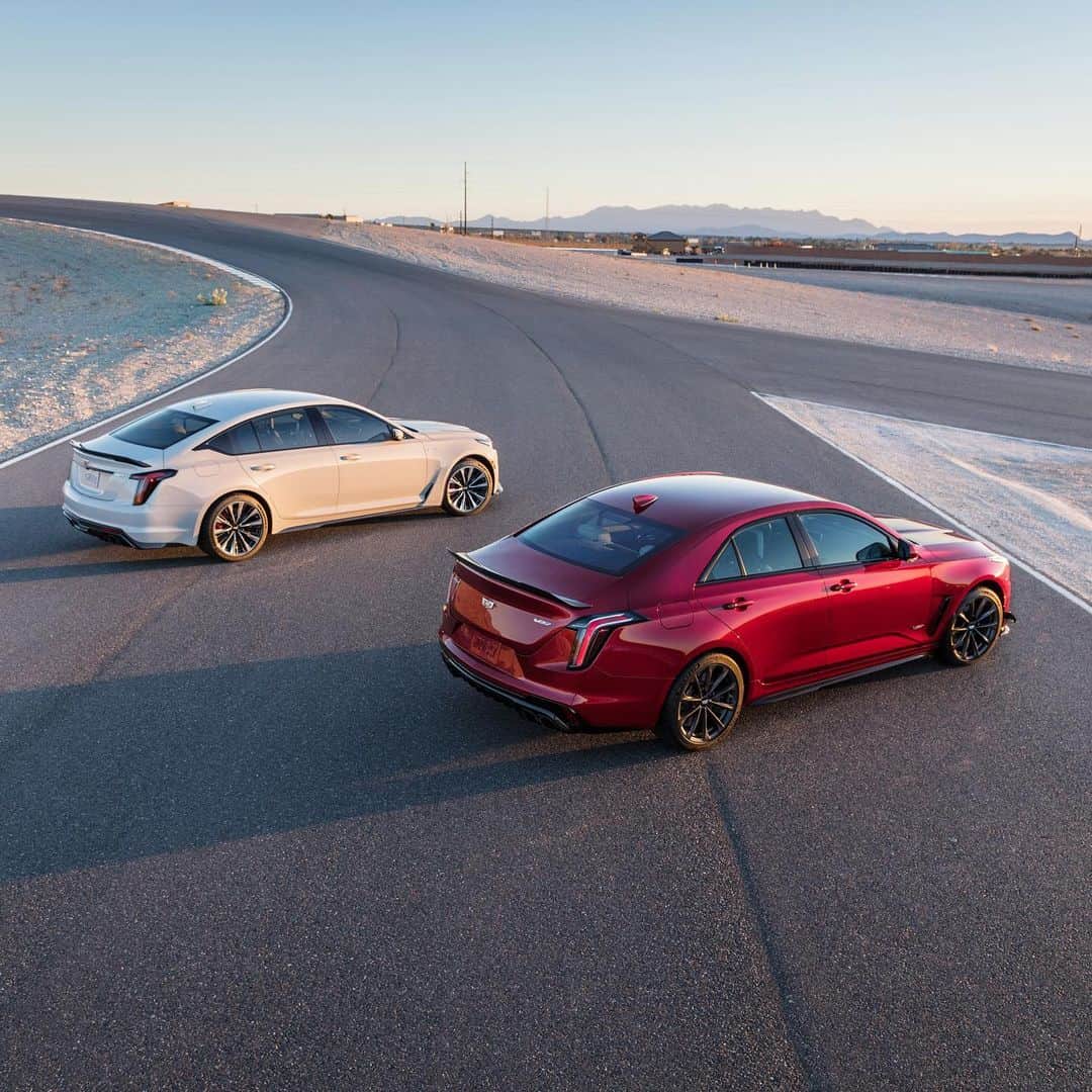 CARLiFESTYLEさんのインスタグラム写真 - (CARLiFESTYLEInstagram)「The New 2022 Cadillac CT4-V Blackwing and CT5-V Blackwing. 1. White CT5-V Blackwing ( 6.2L V8 Supercharged with 668hp and 659lb-ft ) 2. Red CT4-V Blackwing (3.6L Twin Turbo V6 with 472hp and 445lb-ft ) Both come in manual transmission. What do you guys think? #carlifestyle」2月2日 9時25分 - carlifestyle