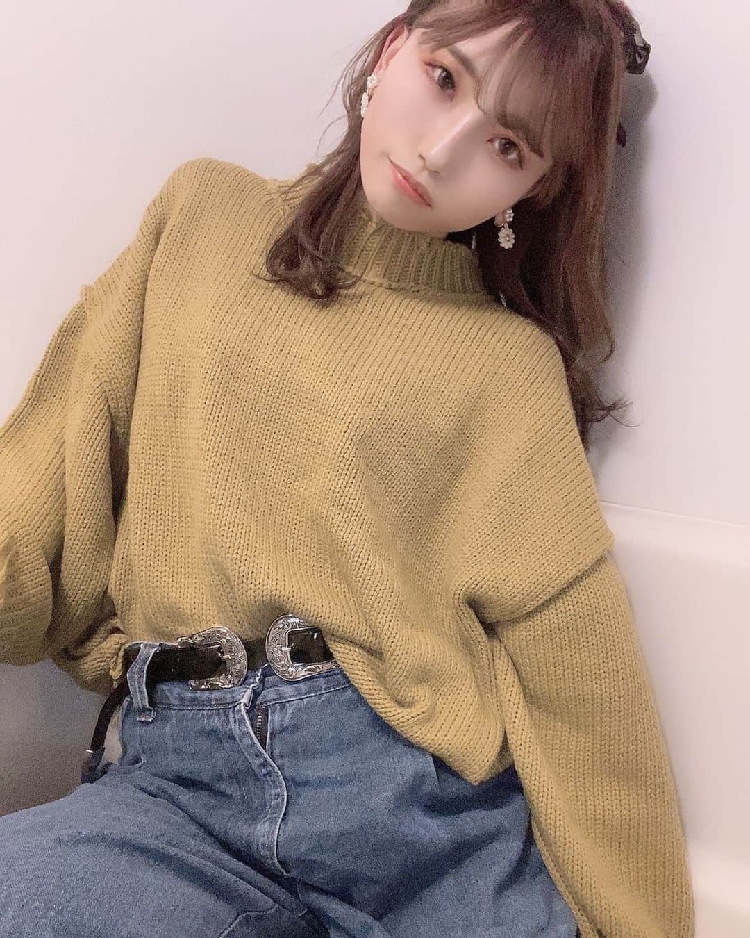 石原美沙紀のインスタグラム：「Who's Who galleryのクリアベルトが可愛くて最近よく使うアイテムです🥰 お手頃で可愛いから検索してみてね🔎 #instagood #instalike #instafashion #japanesegirl #cute #自撮り #自撮り女子  #ガーリー  #アイドル #地下アイドル #今日のコーデ #ファッション #selfie #followｍe #likeforlikes  #ピンクヘアー #ピンクブラウン #ヘアアレンジ #ヘアスタイル #サロンモデル #salon #salonmodel」