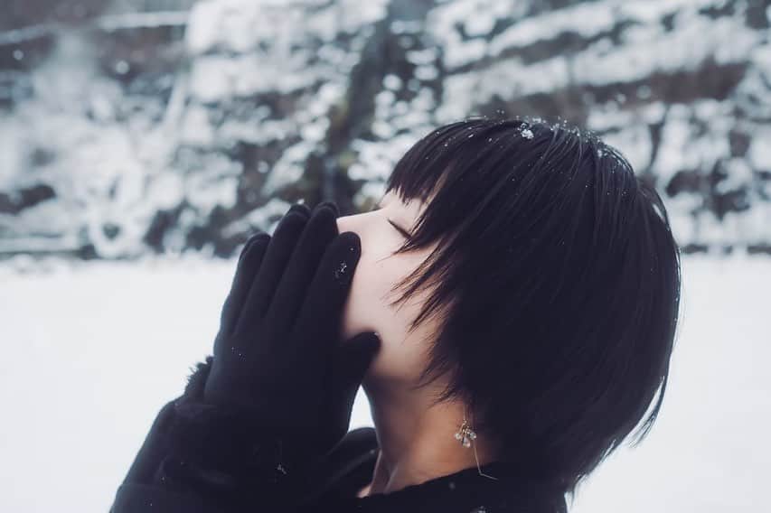 白波瀬ミキティ。さんのインスタグラム写真 - (白波瀬ミキティ。Instagram)「雪が降った日。 . . . . #日本の風景  #幸 #snowday  #white #japangirl  #as_archive #art_of_japan_ #jp_mood #pt_life #pasha_magazine #photography  #portraitphotography #streetphotography #edscvr_moodjapantrip #visualsoflife #impressio_shots #good_portraits_worldxploretocrate #shootermag #pursuitofportraits #ootd #dscvr_mood #jp_portrait部 #東京カメラ部 #igersjp #ポートレート #被写体 #お洒落さんと繋がりたい #model #ポートレートモデル #写真好きな人と繋がりたい」2月2日 10時04分 - mikity_me