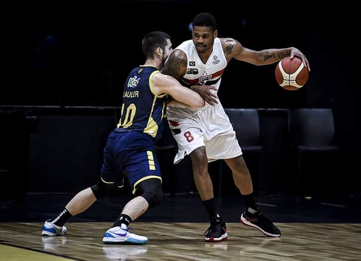 São Paulo FCさんのインスタグラム写真 - (São Paulo FCInstagram)「🏀 Com uma atuação avassaladora, o São Paulo venceu o Universidad de Concepción (CHI) na estreia da @bclamericas: 9️⃣4️⃣ a 4️⃣7️⃣, em Buenos Aires.   Jefferson (17 pontos e 11 rebotes) e Gerson (13 pontos e 11 rebotes), ambos com duplo-duplo, foram os destaques da partida, junto com Renan Lenz (16 pontos), Shamell e Lucas Mariano (14 pontos).   Nesta terça (02), o Tricolor encara o Quimsa (ARG), atual campeão do torneio, às 20h10, jogo com transmissão DAZN.  #BasqueteTricolor #VamosSãoPaulo 🇾🇪  📸 Divulgação/FIBA」2月2日 10時03分 - saopaulofc