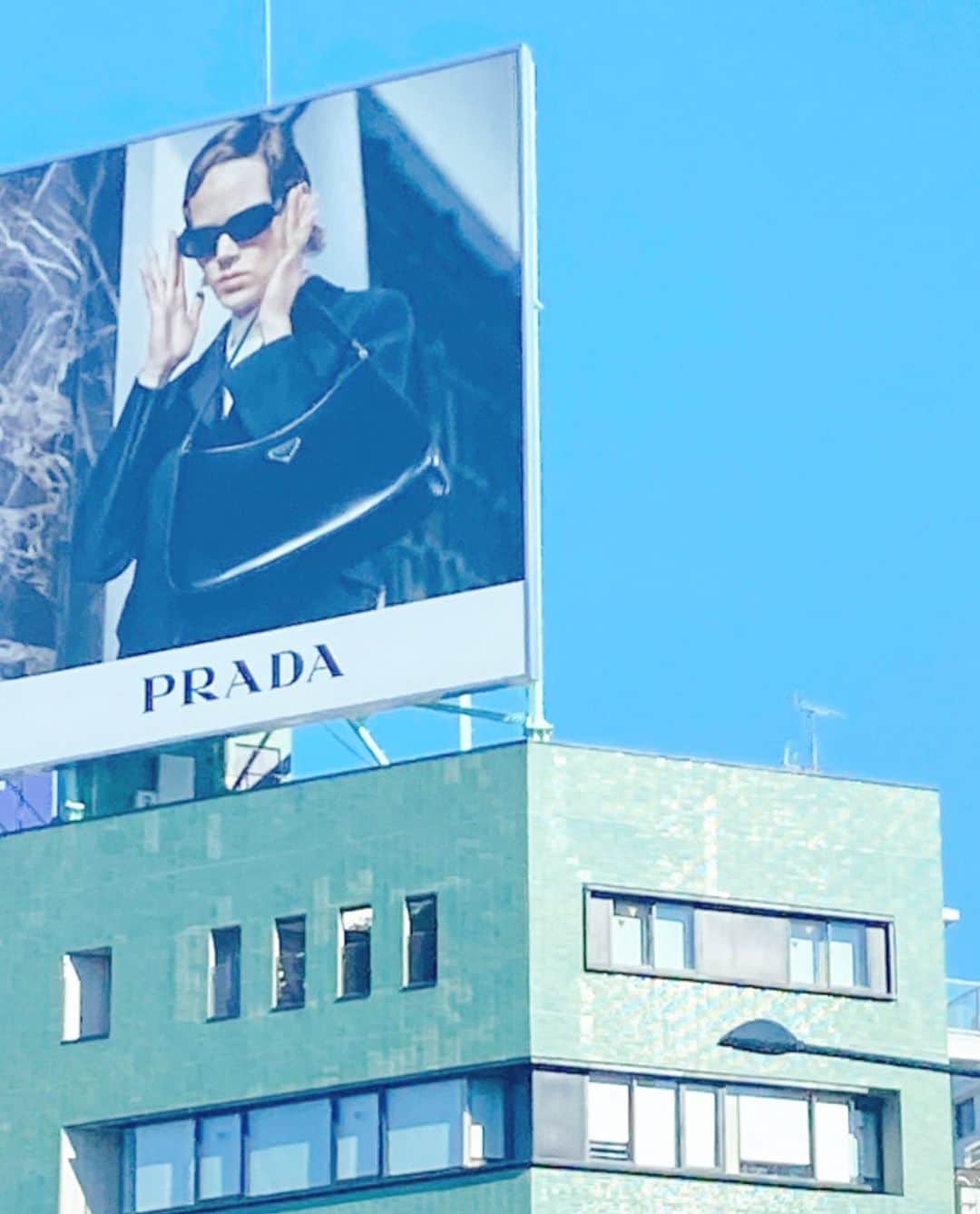Sachiのインスタグラム：「Morning TOKYO #sachiのanothersky#tokyo#prada」