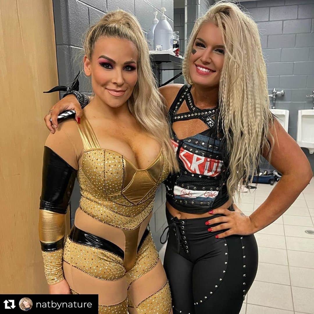 トニー・ストームのインスタグラム：「😍😍😍😍Repost from @natbynature • One of my dream matches is to wrestle @tonistorm_. Gonna ask Mr McMahon if we can💛#ToniTime」
