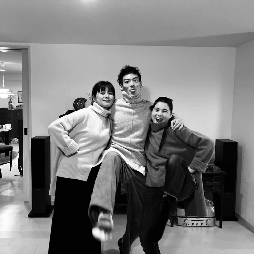 岩崎拓馬のインスタグラム：「@lachement_official . . タマタマオナジ"knit"デ  タノシサバイゾウ . . #lachement #happytime」