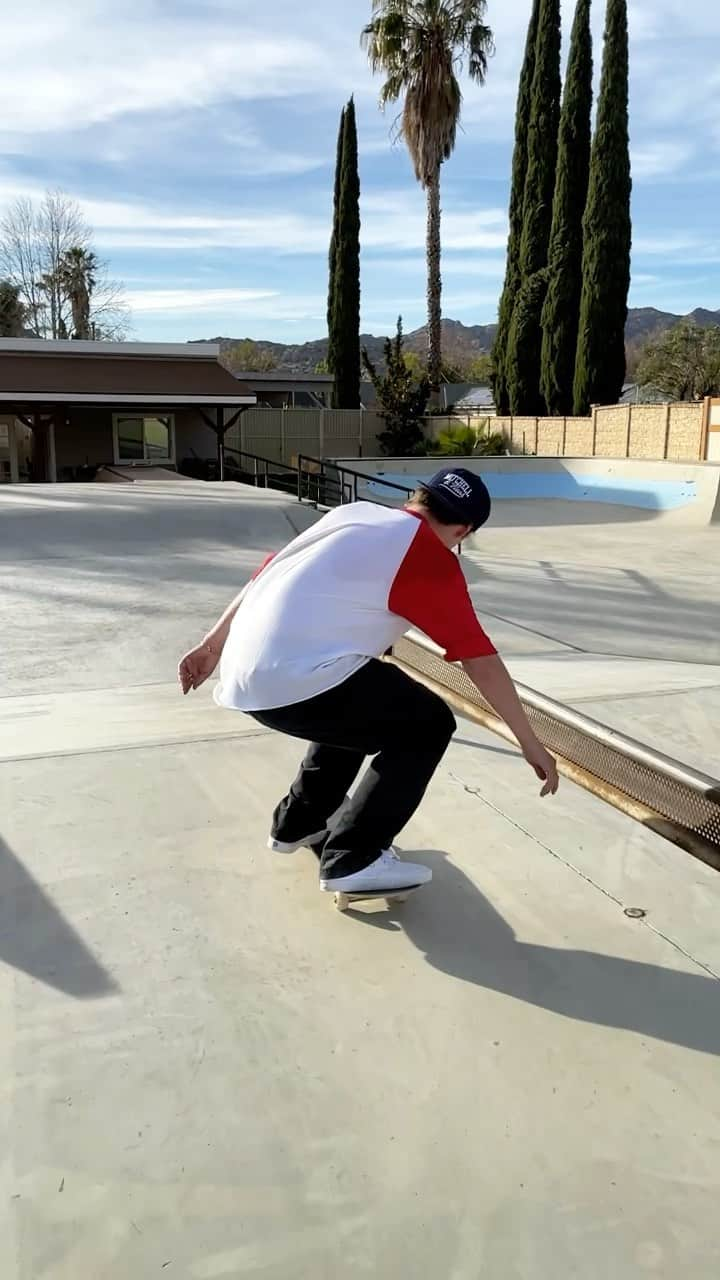 シェーン・オニールのインスタグラム：「Switch bigflip fs board to manny 🏝」