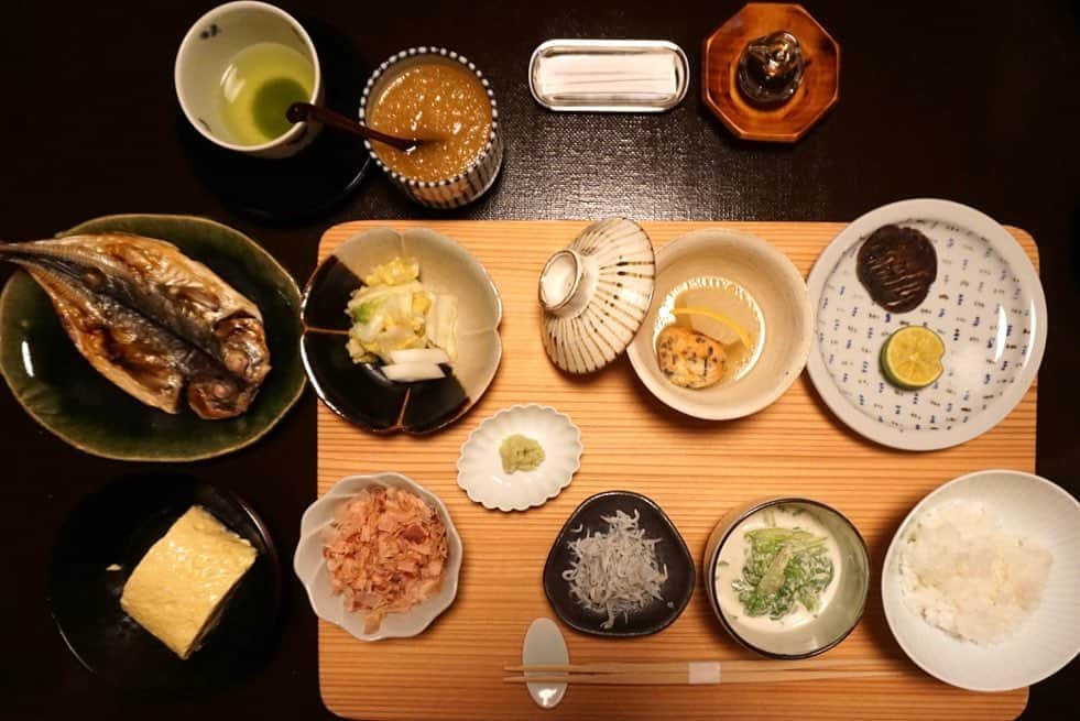 松林裕香さんのインスタグラム写真 - (松林裕香Instagram)「朝ごはん🍴 ご飯に鰹節をまぶし、わさびと共にいただく。 おいしかったです😋 . #朝食#朝#モーニング  #あさば#あさば旅館#修善寺#伊豆#西伊豆#静岡県#国内旅行#日本#旅館#高級旅館#japan_of_insta#japanesefood#japantravel#japan#温泉#onsen」2月2日 10時23分 - yukapiano_