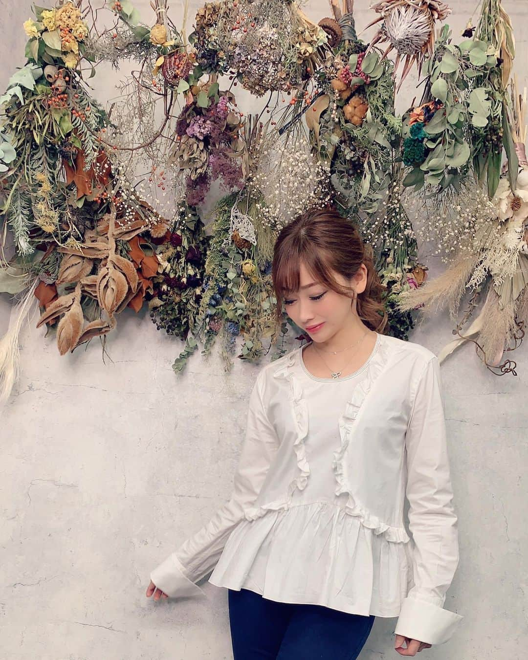 星咲るいさんのインスタグラム写真 - (星咲るいInstagram)「💐💐 . #aquilanorimondi #monamacho#fashion#code#coordinate #コーディネート#コーデ#セレクトショップ#インポートファッション#ヘアスタイル#アップヘア#トップス#白コーデ#筋トレ女子#料理#グルメ#インテリア#インテリア好き#ドライフラワー#カフェ#インスタ映え#ハリーウィンストン#リリークラスター#アクセサリー#撮影#モデル#ホワイトステージ#星咲るい#錦#キャバクラ」2月2日 10時34分 - rui.hoshizaki