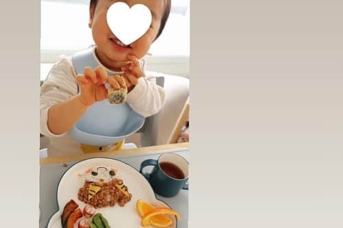 紺野あさ美さんのインスタグラム写真 - (紺野あさ美Instagram)「子供達の朝ごはん 節分だから 私だけいつもよりちょっと早起きして インスタで見た納豆鬼ごはんにしてみた😋  鬼、全然怖くないね🤣💓笑  気づけば今年初投稿 最近撮るのは子供達とご飯の写真ばかりで ご飯投稿も気まぐれだし 子供達のことも なんか伝えたいことを文章と写真で上手く表現できず🤔  うーん、何を投稿していいか浮かばない ってことも多いけど 今年は気軽にいろいろ投稿して…み…たい！（希望）  今年もよろしくお願いします😊💓  #節分ごはん」2月2日 10時40分 - asami__k